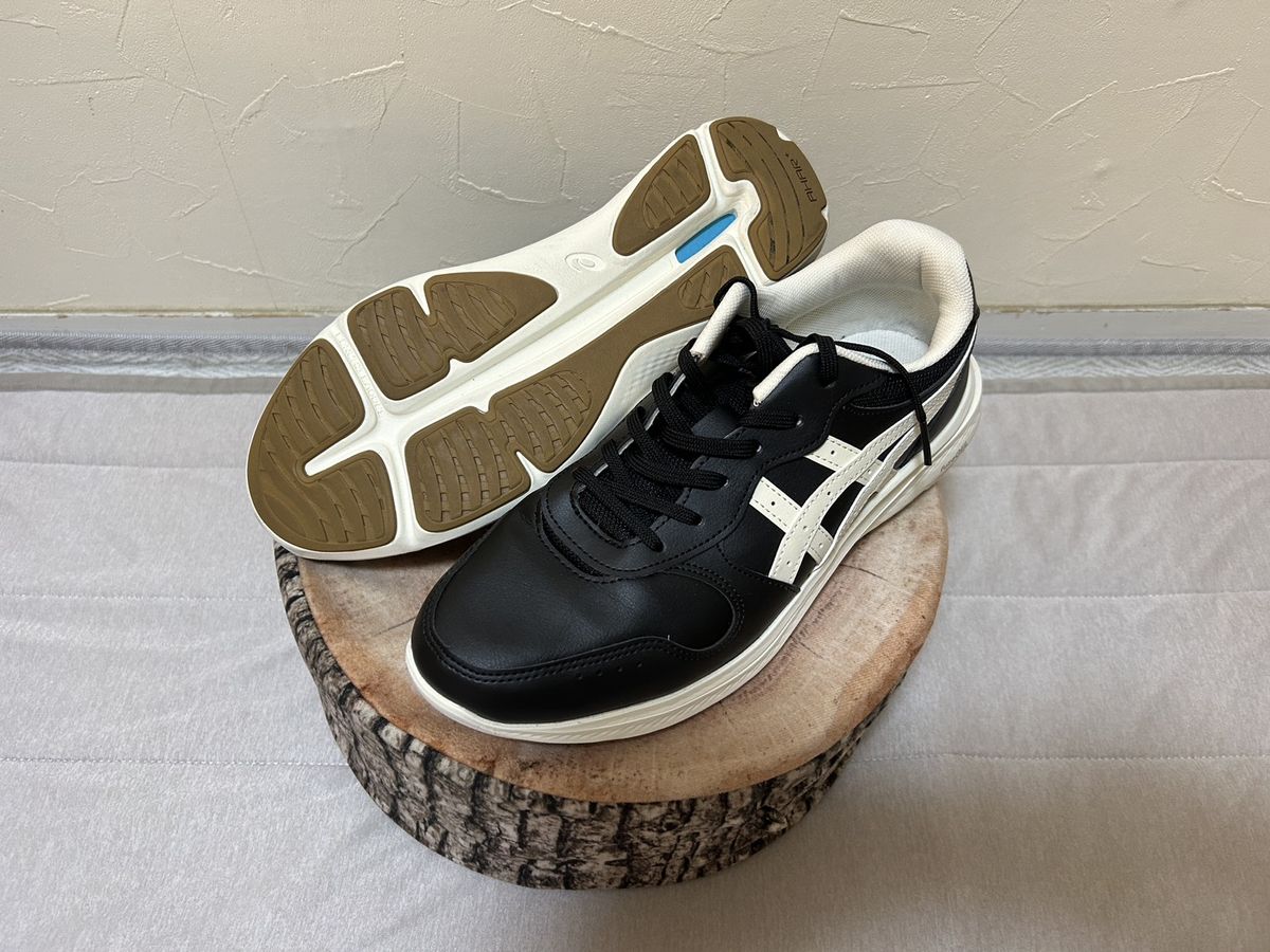 ASICS GEL-FUNWALKER 4Eのソール(AHARアウトソール)とサイドシルエット
